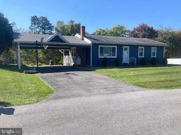 129 Sunset Dr, Berkeley Springs, WV 25411