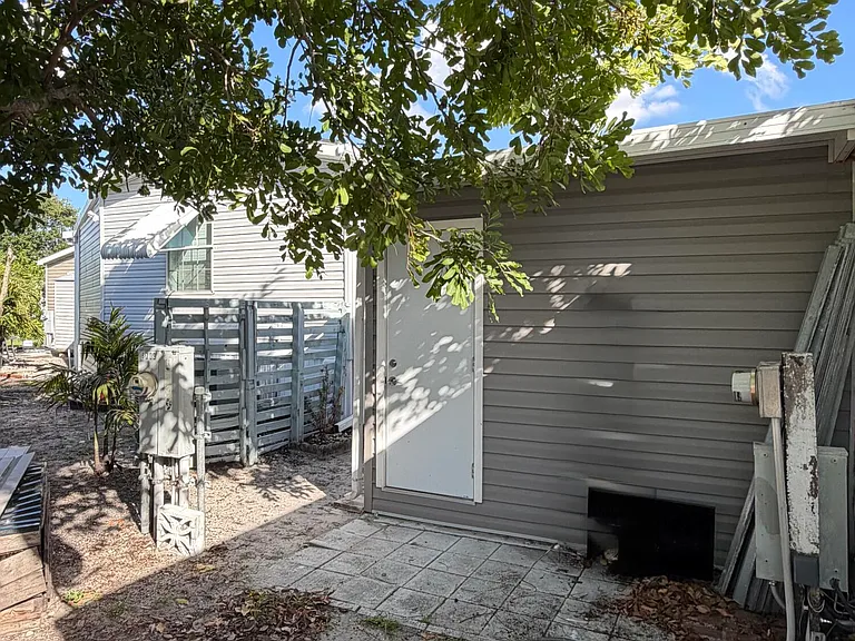 8717 SW 16th Pl — Photo 18