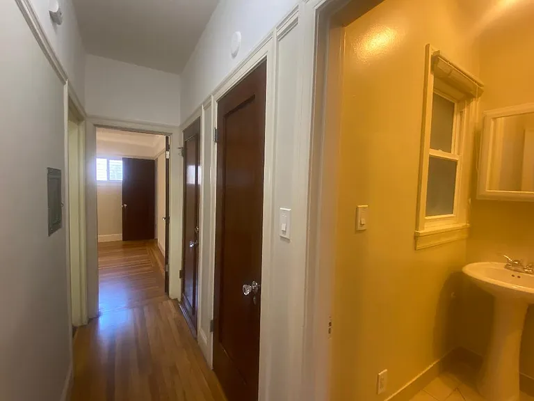 833 York St — Photo 17