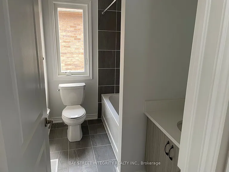 21 Father Muckle Ave — Photo 20