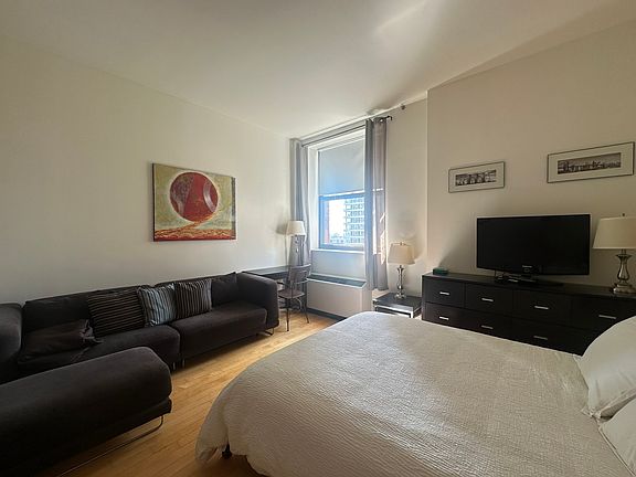 4th image of 20 West St APT 16B