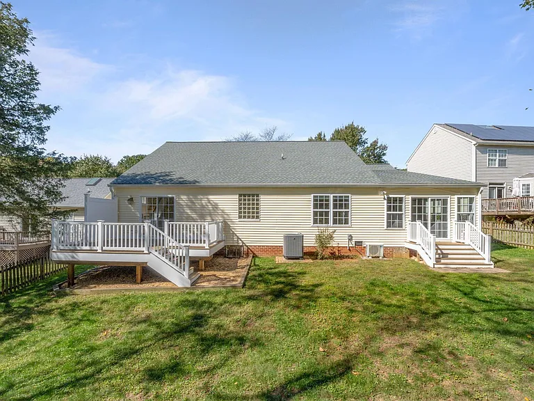 1081 Wintergreen Ln — Photo 47