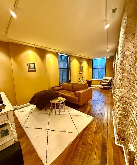 309 S Franklin St — Photo 14