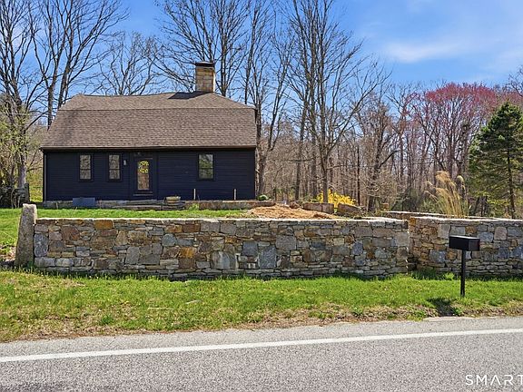3rd image of 604 Pendleton Hill Road