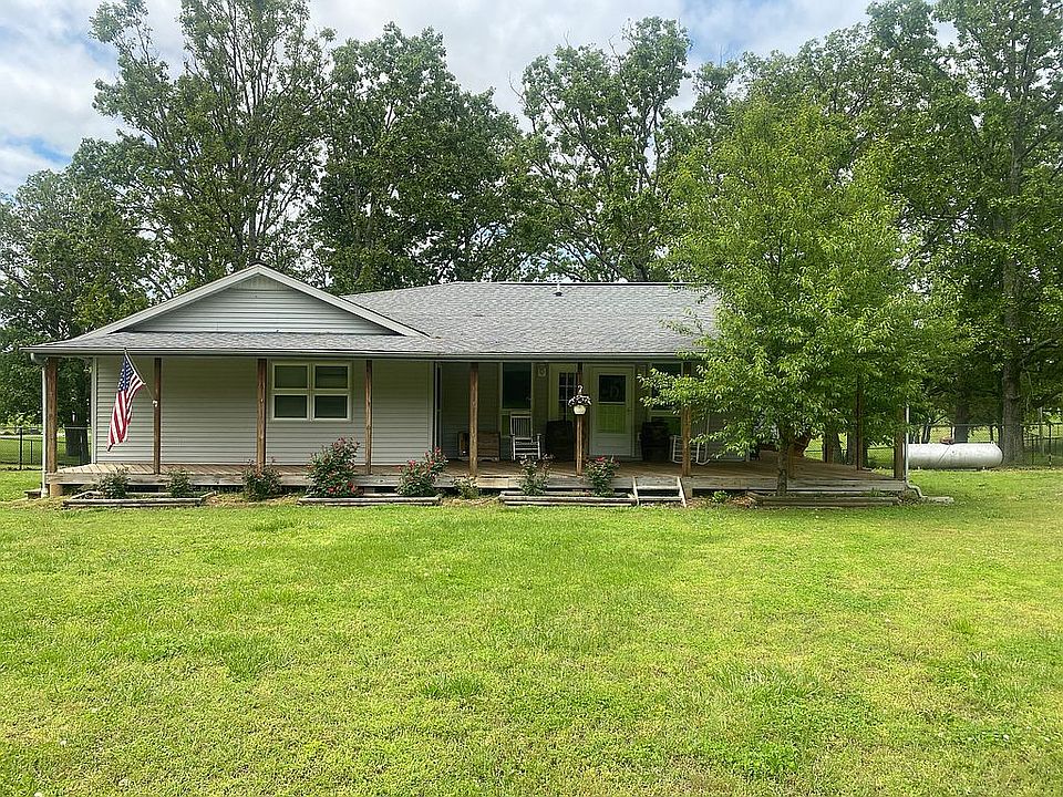 Front porch/rose bushes