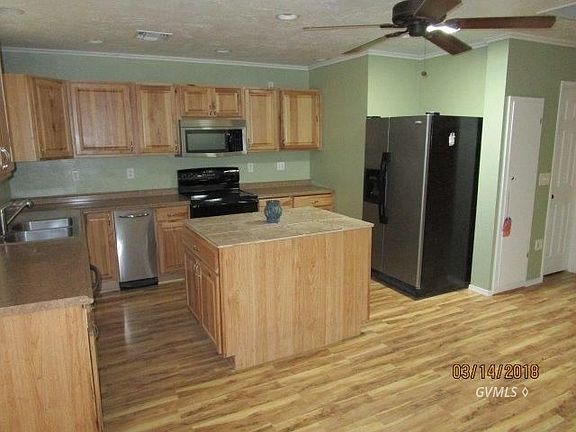5th image of 810 W Stirrup Dr