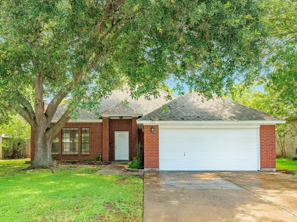 224 N Ranch House Rd, Angleton, TX 77515
