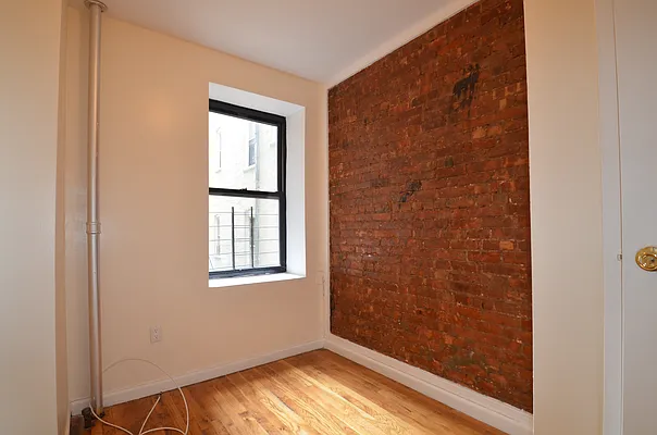 Rented by CITY SKYLINE REALTY INC | media 26