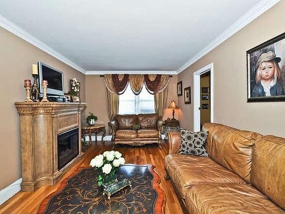 4th image of 8355 Woodhaven Blvd APT 6E