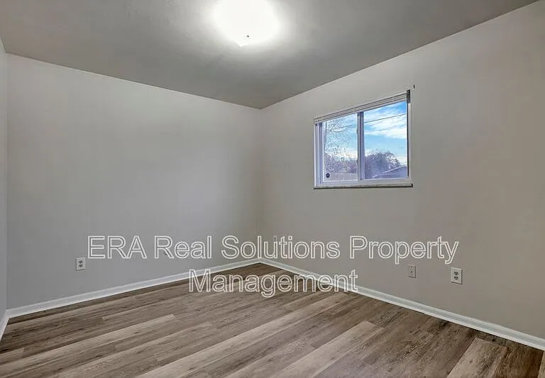 2460 Hiawatha St — Photo 15