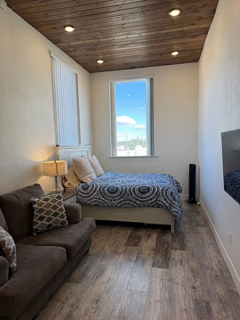 55 Alder Residential — Photo 3