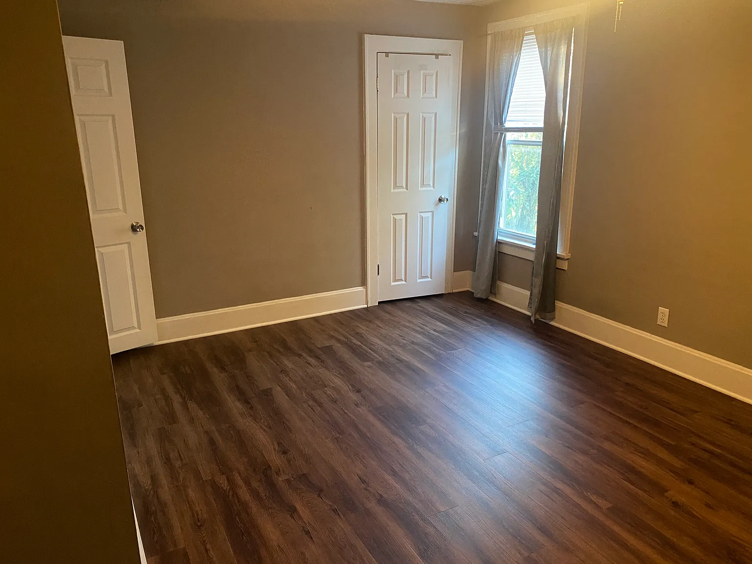 512 E Jenkins Ave — Photo 4