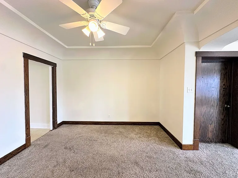812 State St — Photo 7