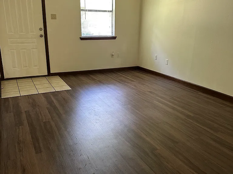15005 Smalling Rd #B — Photo 6