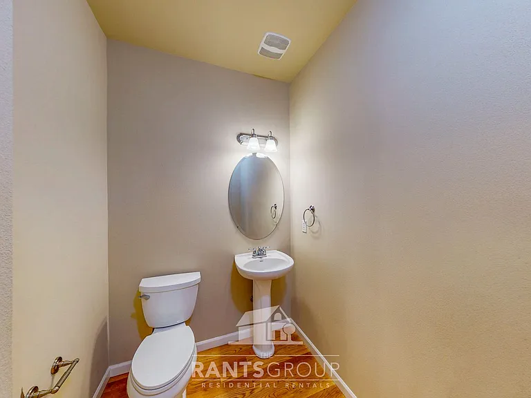 7629 Kodiak Ave NE — Photo 5