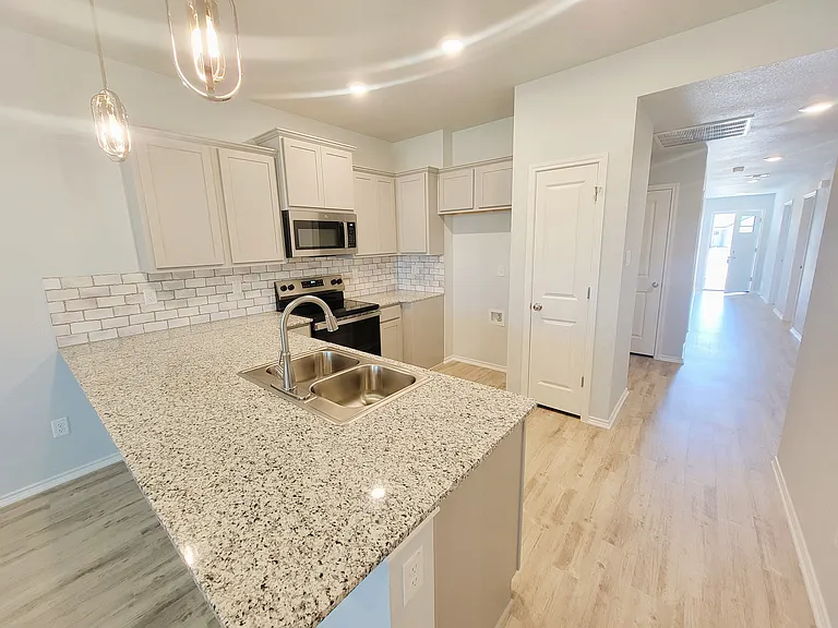 1235 Lexington Dr #B — Photo 8
