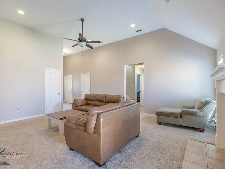 6670 Picadilly St — Photo 2