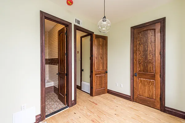 Rented by Nooklyn NYC LLC | media 24