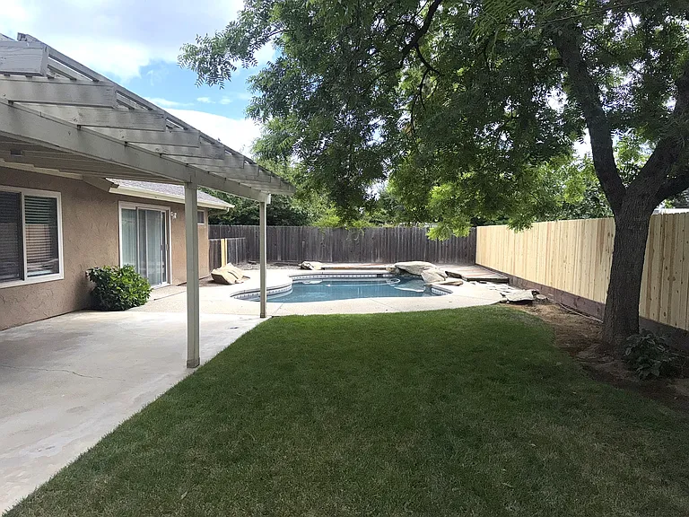 875 E Cromwell Ave — Photo 20