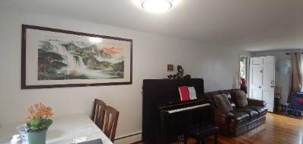 2nd image of 41 Emerson Gardens Rd Unit 41