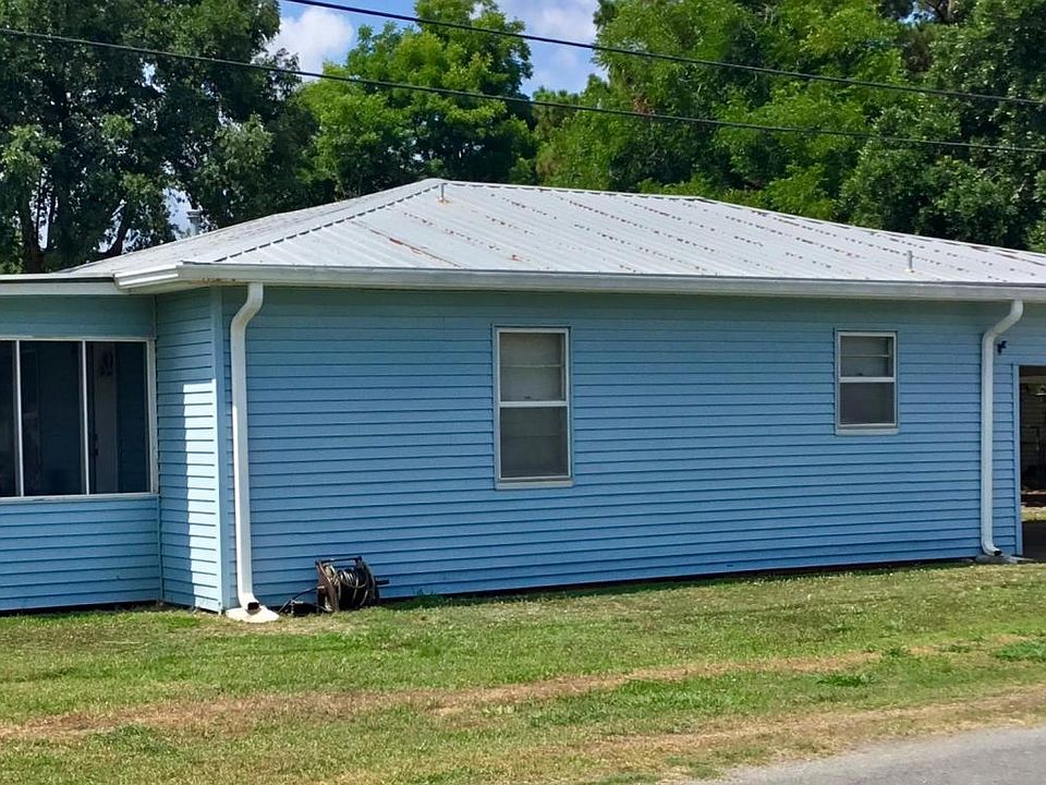 1st image of 300 Avenue N S