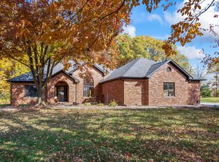 6778 W Rockwood Ln, New Palestine, IN 46163