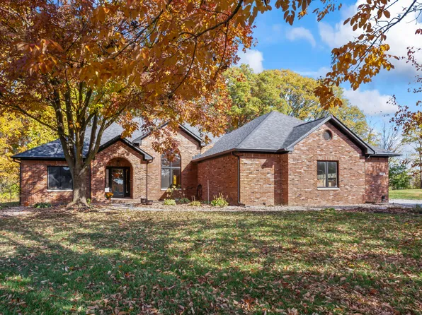 6778 W Rockwood Ln, New Palestine, IN 46163