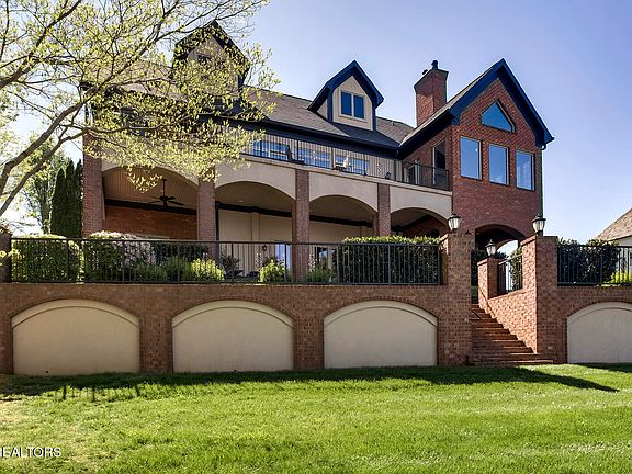 5th image of 18128 Lighthouse Pointe Dr