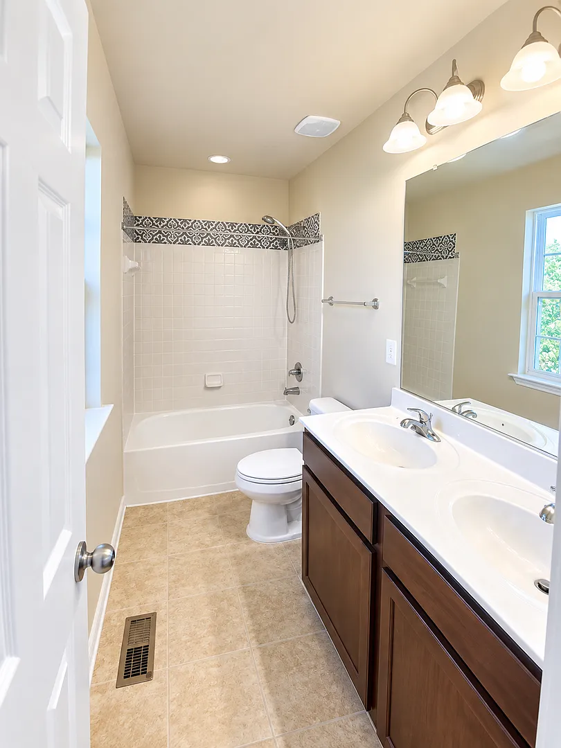 103 Argyle Ct — Photo 4