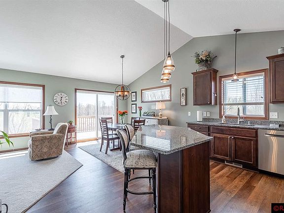 4th image of 1059 Sakatah Ct
