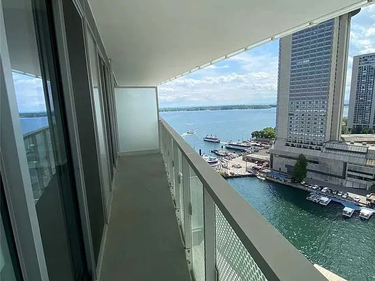 15 Queens Quay St E #1607 — Photo 11