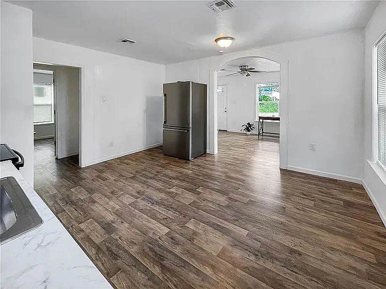 301 Davis Rd — Photo 10