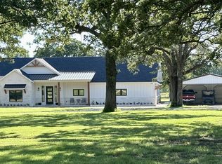 1073 Redbird Ln, Bowie, TX 76230