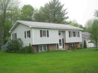 12 Rolfe Cir, Gardiner, ME 04345