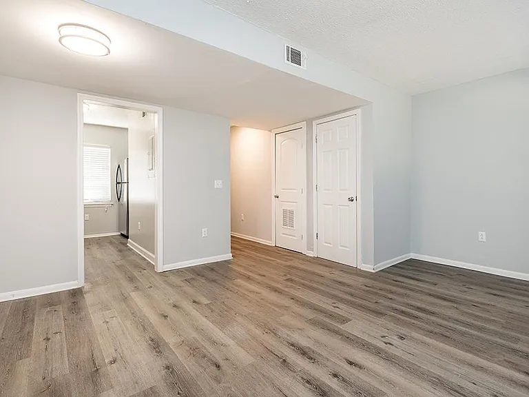 Carolina Breeze Apartments — Photo 25