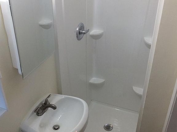 Master Bedroom Bathroom