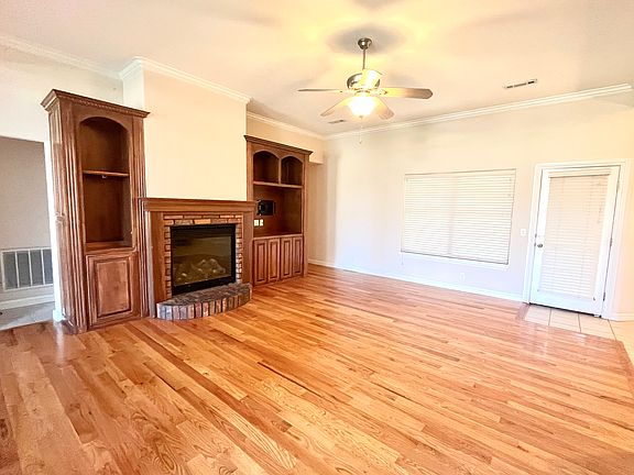 4th image of 306 SE Eaton St
