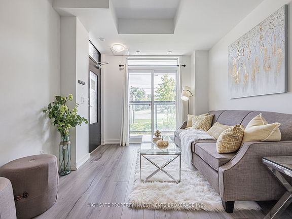 4th image of 266 Finch Ave E #13