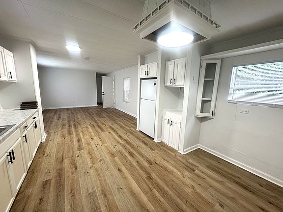 4th image of 188 Bismarck Dr