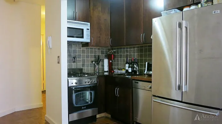 Rented by Anchor Associates | media 14