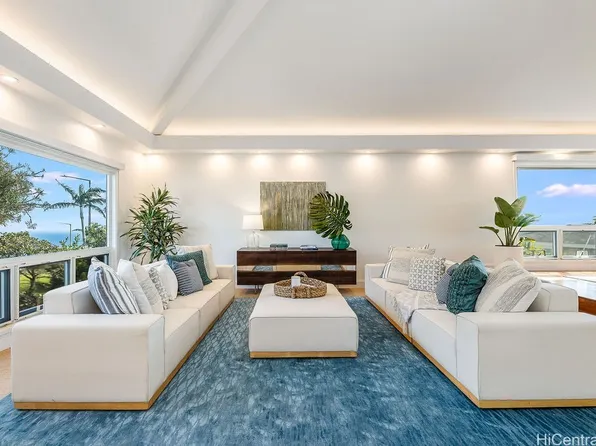 900 Puuikena Dr, Honolulu, HI 96821