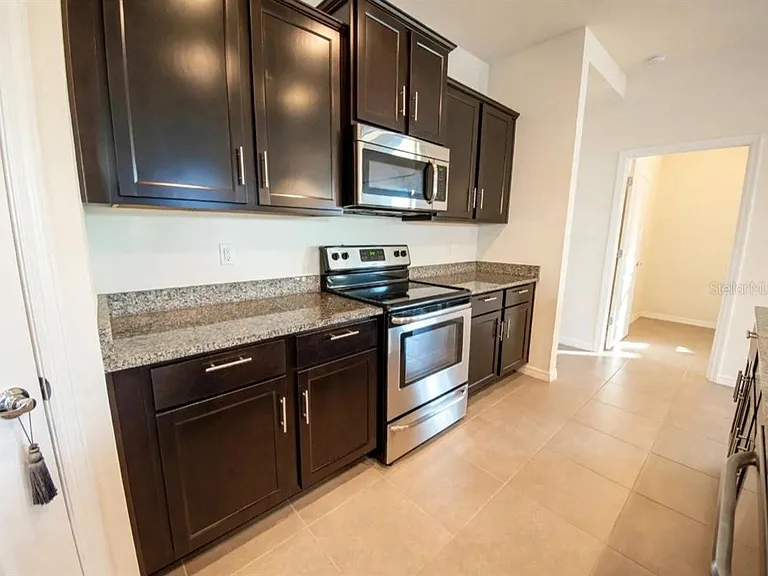 17589 Garsalaso Cir — Photo 9
