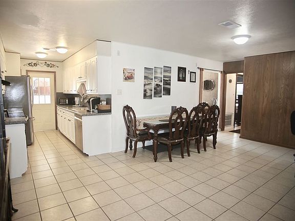 3rd image of 1412 Orange Ave