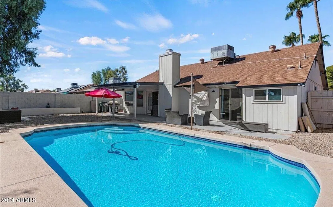 3 bed, 1600 sqft, $2,600 — Photo 4