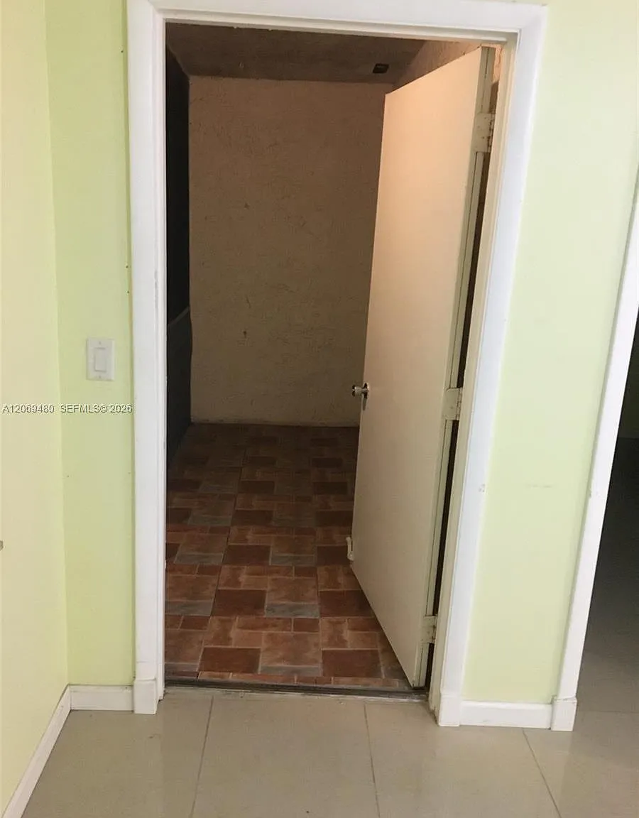 Golden Lakes Village Cond — Photo 4
