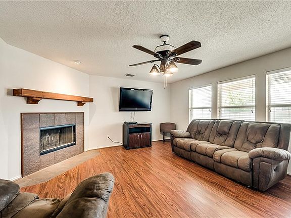 3rd image of 1517 Redman Dr
