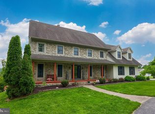 1115 Antler Dr, York, PA 17406