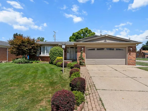 27020 Wilson Dr, Dearborn Heights, MI 48127