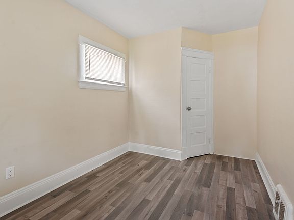 4th image of 13419 Shaw Ave
