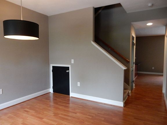 3rd image of 630 Janette Ave SW